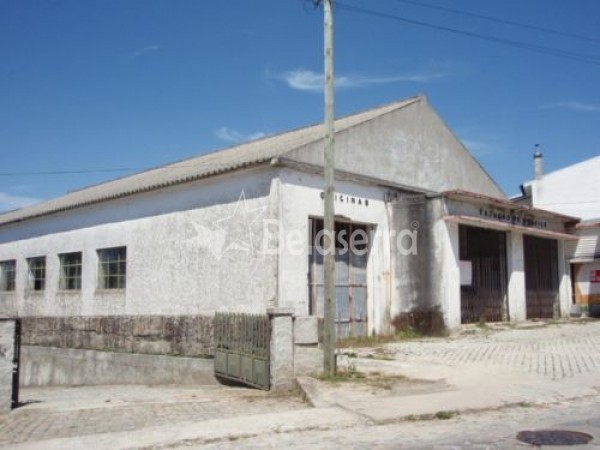 Pavilhão Industrial em Paranhos da Beira