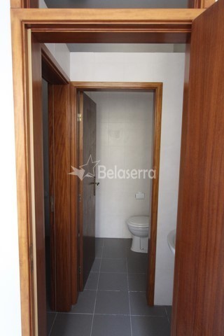 Loja comercial em Pinhanços