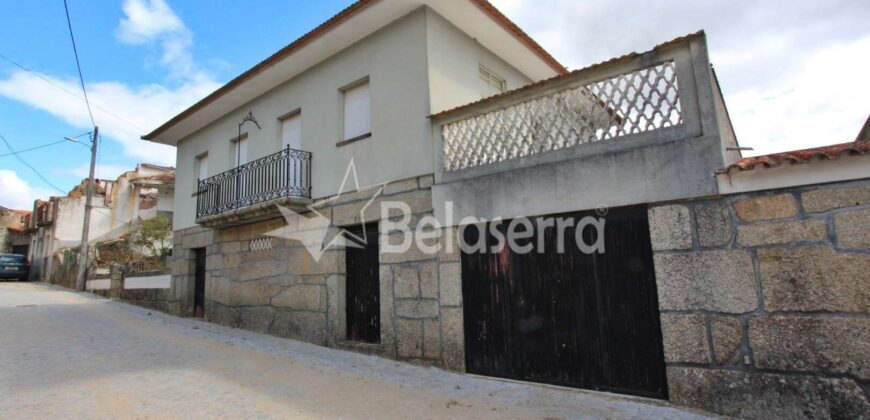 Casa de Habitação em Tourais