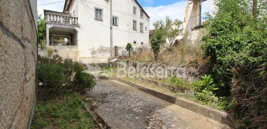 Casa de Habitação em Tourais