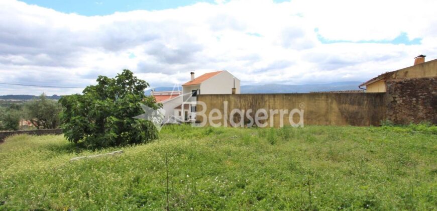Casa de Habitação em Tourais