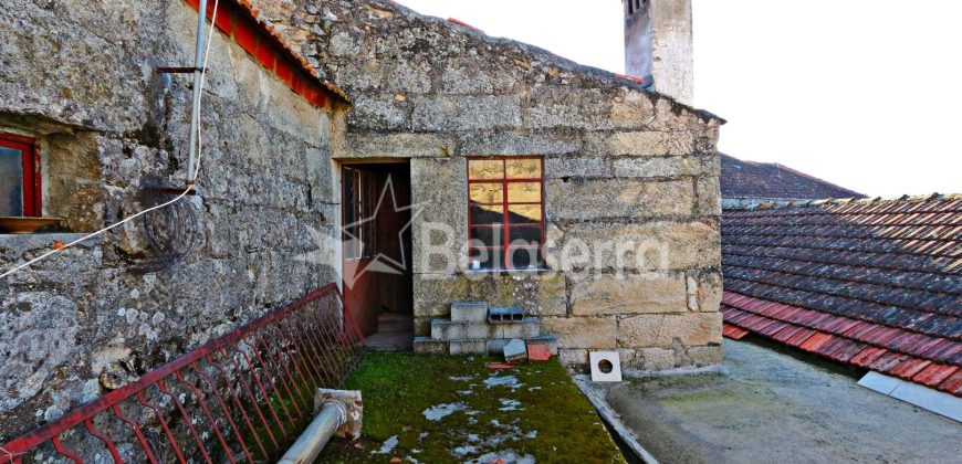 Casa de habitação em Pinhanços