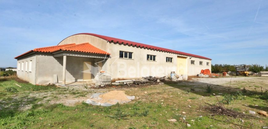 Pavilhão 3.040m2