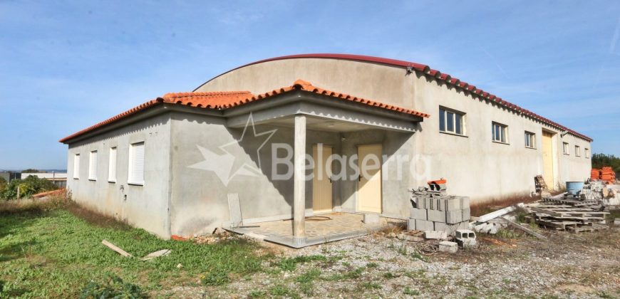 Pavilhão 3.040m2