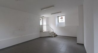 Loja comercial em Pinhanços