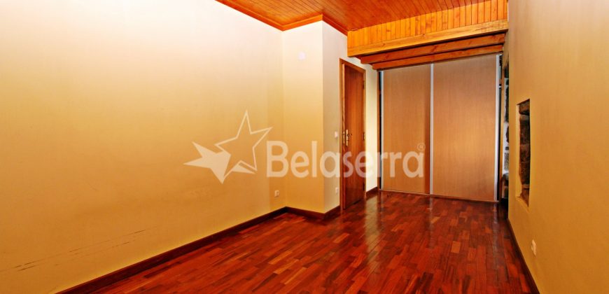 Casa de habitação em Pinhanços