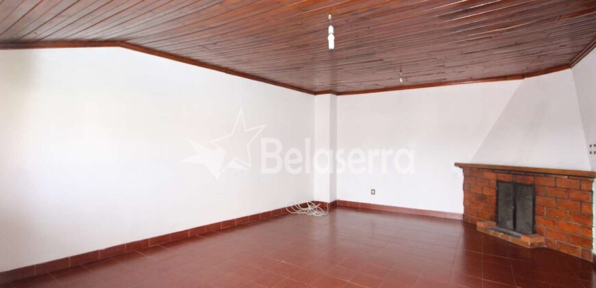 Apartamento T2 em Pinhanços