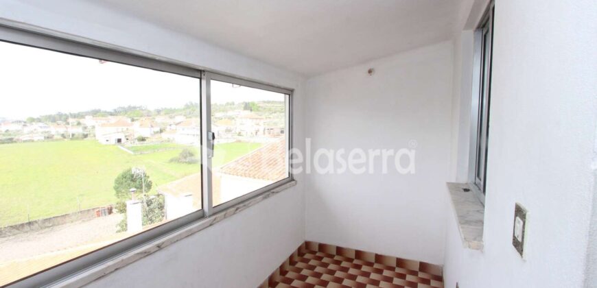 Apartamento T2 em Pinhanços