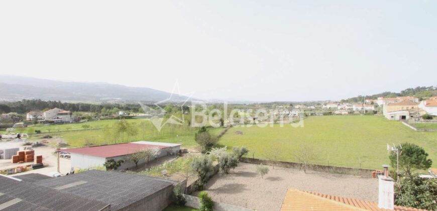 Apartamento T2 em Pinhanços