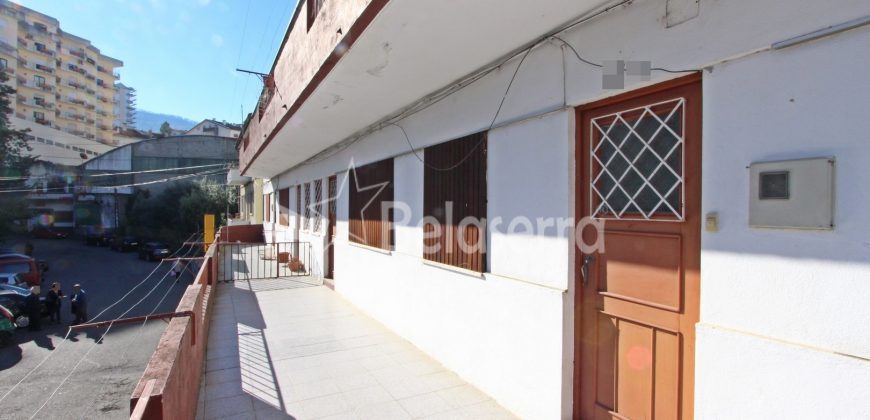 Prédio de habitação/comércio
