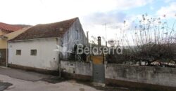 Casa de habitação para recuperar nas Corgas
