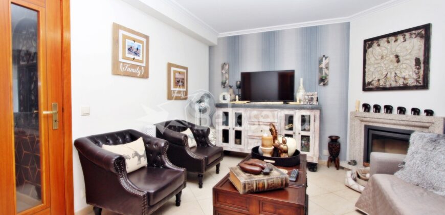 Apartamento T2 semi-novo em Seia