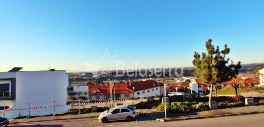 Apartamento T2 semi-novo em Seia