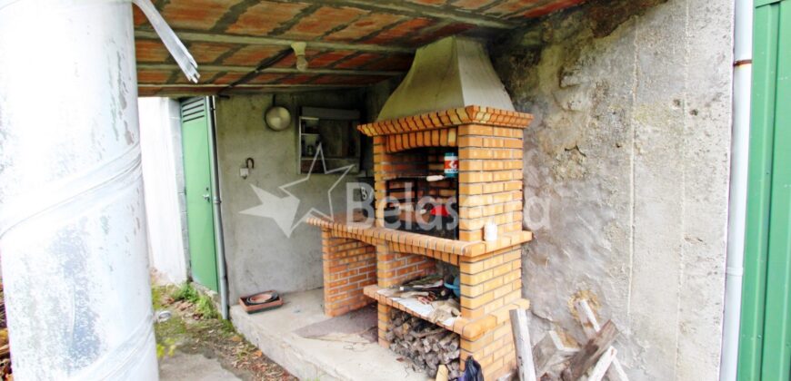 2 Moradias em Pinhanços com terrenos