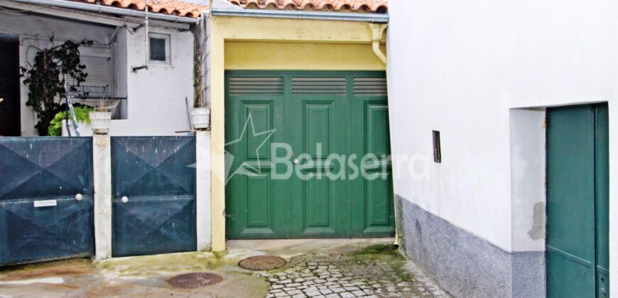 2 Moradias em Pinhanços com terrenos