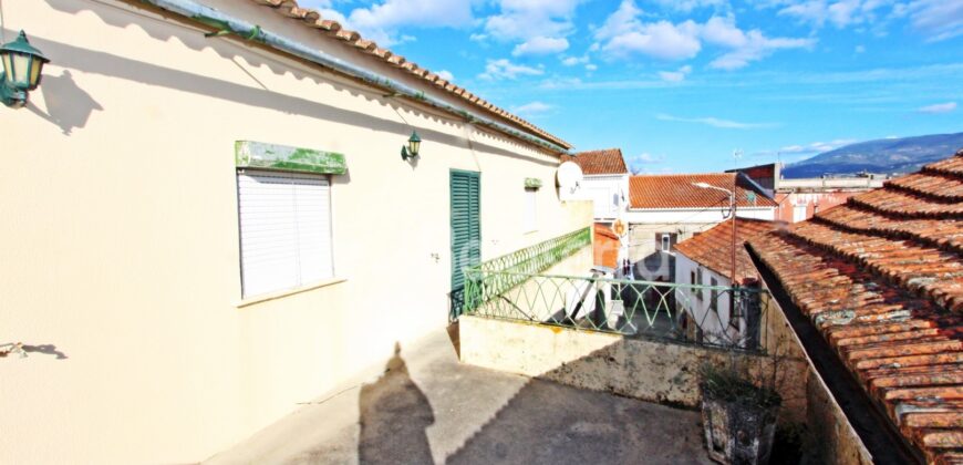 2 Moradias em Pinhanços com terrenos