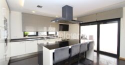 Moradia de Luxo com ESPAÇO COMERCIAL