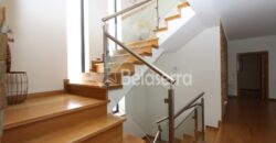 Moradia de Luxo com ESPAÇO COMERCIAL