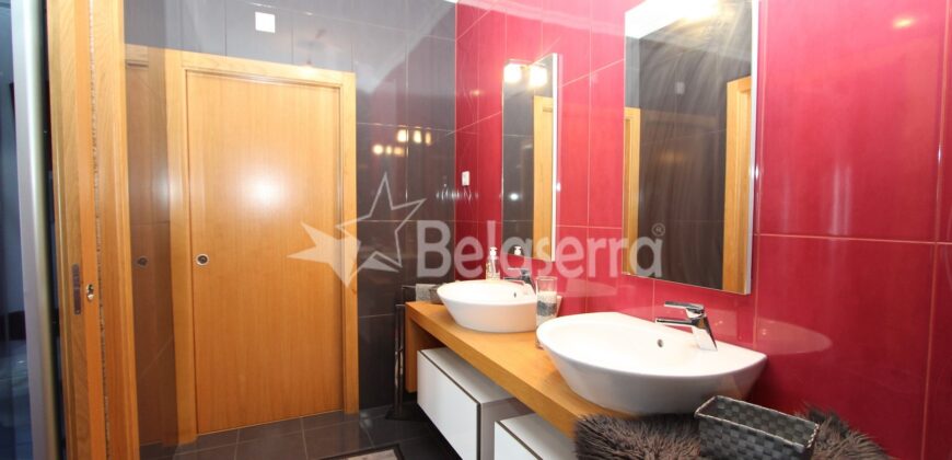 Moradia de Luxo com ESPAÇO COMERCIAL