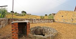 Casa com terreno para reconstruir em Vila Verde