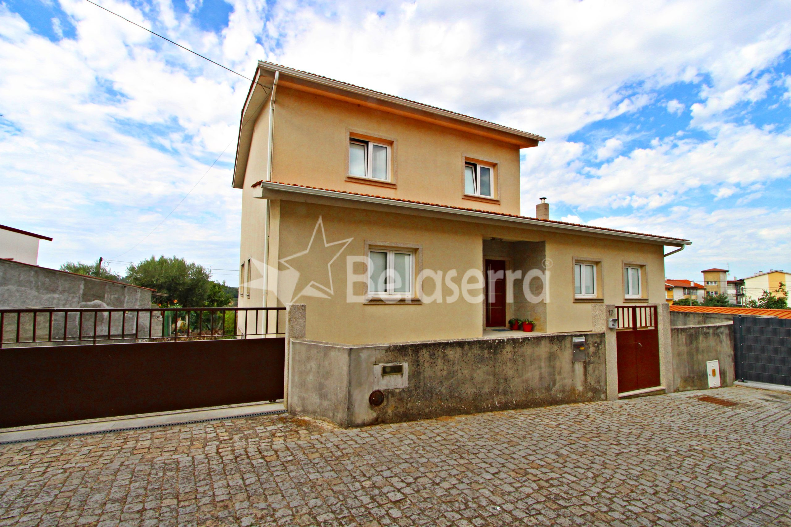 Moradia semi-nova em Seia