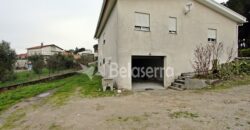 Moradia com Terreno em Pinhanços