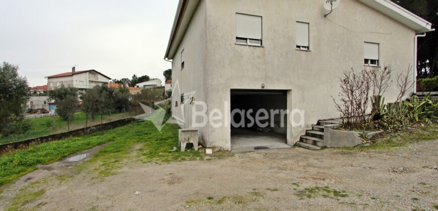 Moradia com Terreno em Pinhanços