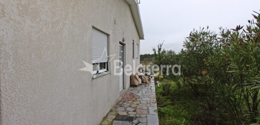 Moradia com Terreno em Pinhanços