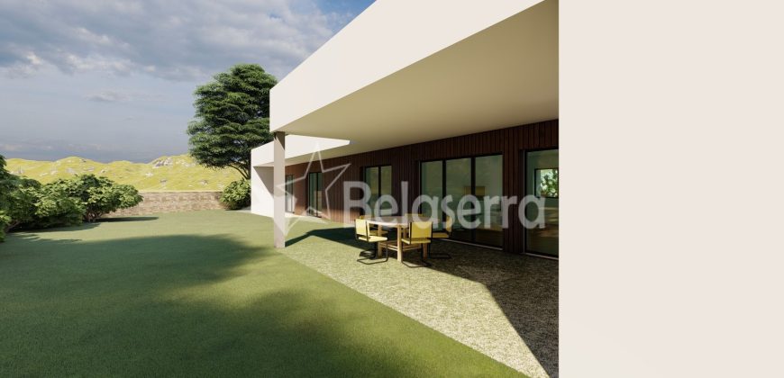 Terreno com possibilidade de construção no Eirô