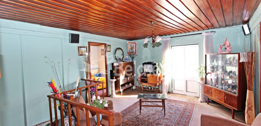 2 Moradias em Pinhanços com terrenos