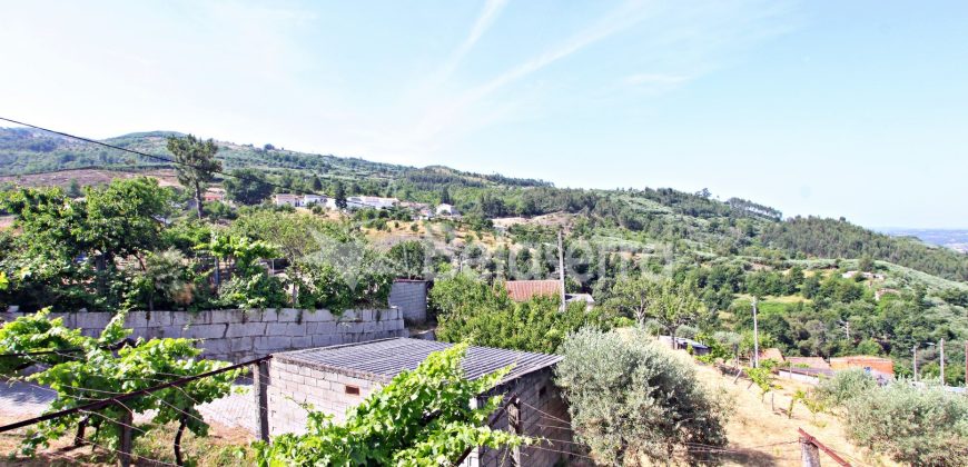 Casa de Pedra nos Vales
