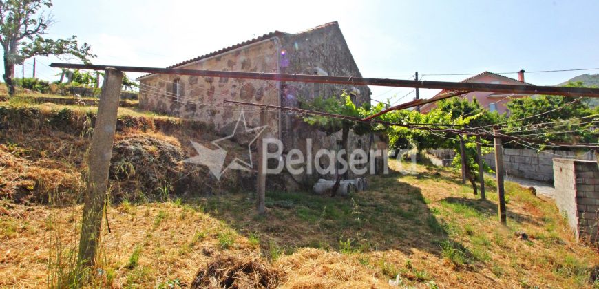 Casa de Pedra nos Vales