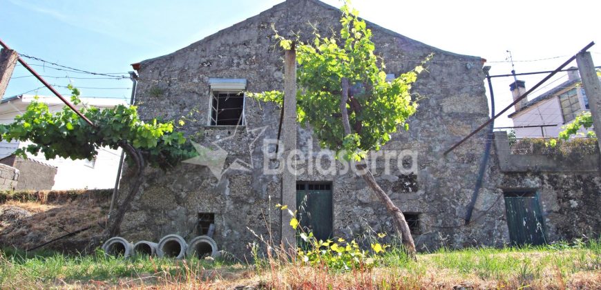 Casa de Pedra nos Vales