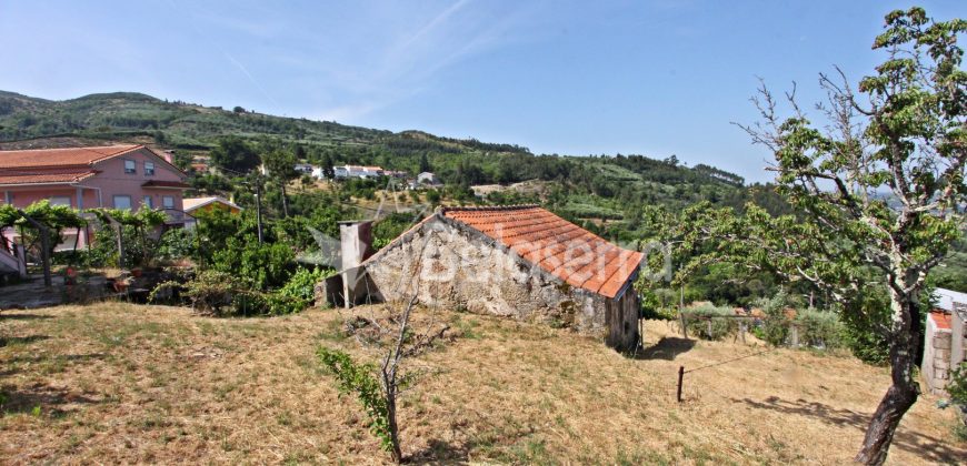 Casa de Pedra nos Vales