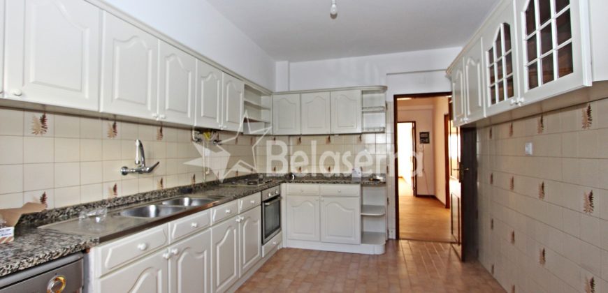 Apartamento T3 Junto ao Centro de Saúde