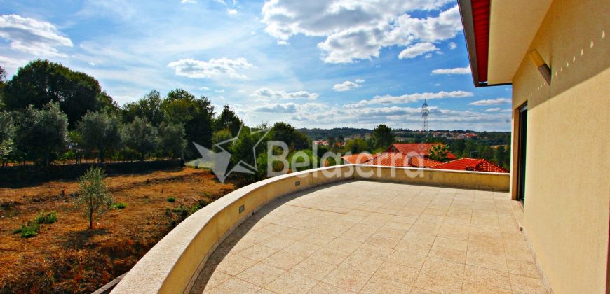 Excelente Moradia em Quintela