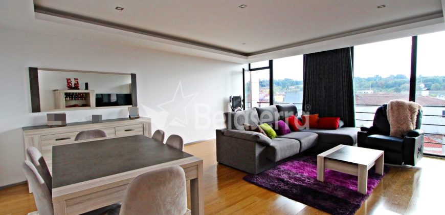 Apartamento T2 mobilado e equipado