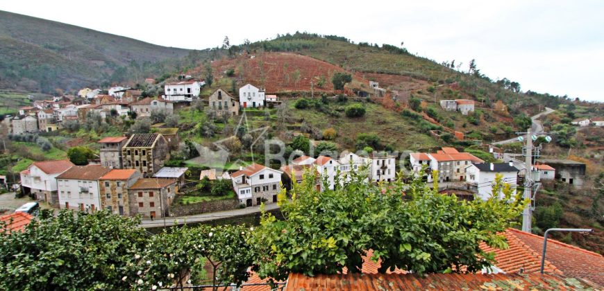 Casa em pedra para recuperar