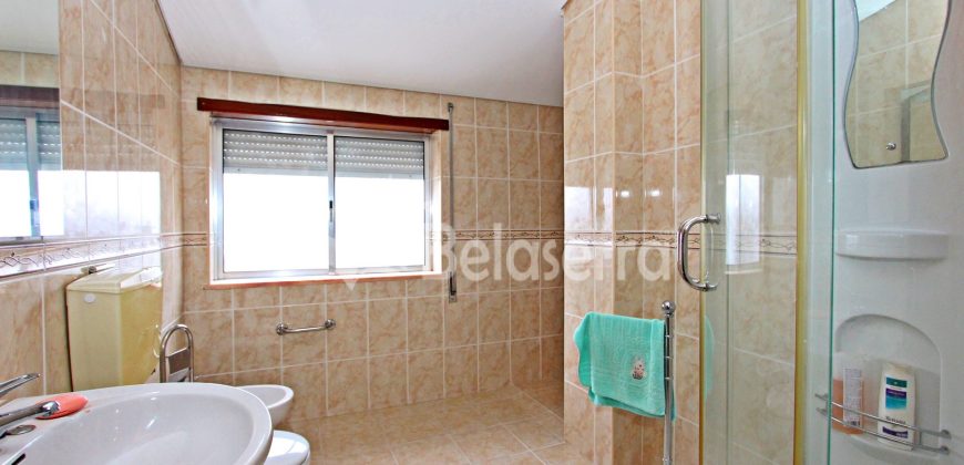 Apartamento T0 com Terraço Privativo de 41m² – Centro de São Romão