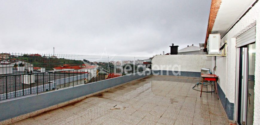 Apartamento T0 com Terraço Privativo de 41m² – Centro de São Romão