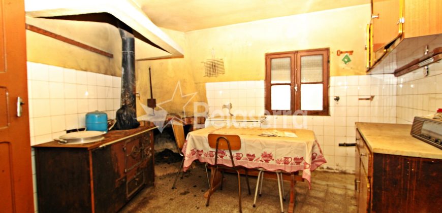 Moradia com terrenos em Girabolhos