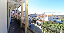 Moradia com terrenos em Girabolhos