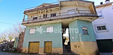 Moradia com terrenos em Girabolhos