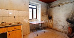 Casa de pedra em Maceira para recuperar