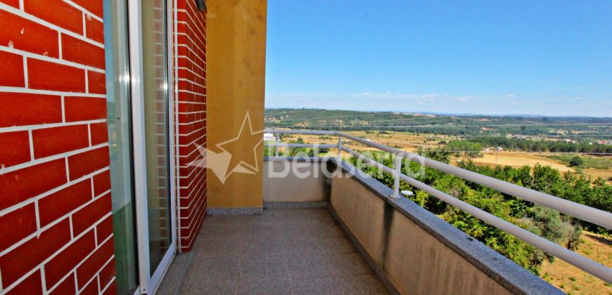Apartamento T3 mobilado e equipado