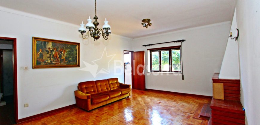 Moradia em Seia com Terreno