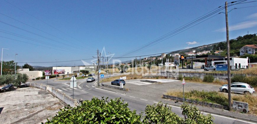 Moradia em Seia com Terreno