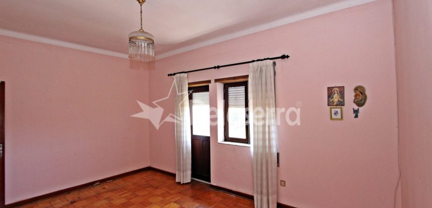 Moradia em Seia com Terreno