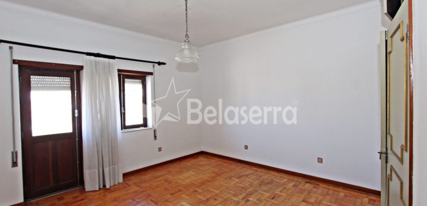 Moradia em Seia com Terreno