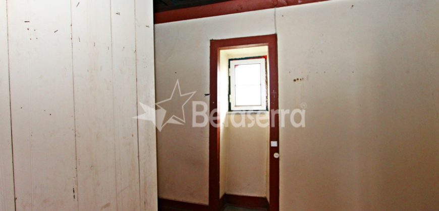 2 Casas em Pedra com Terreno em Nespereira